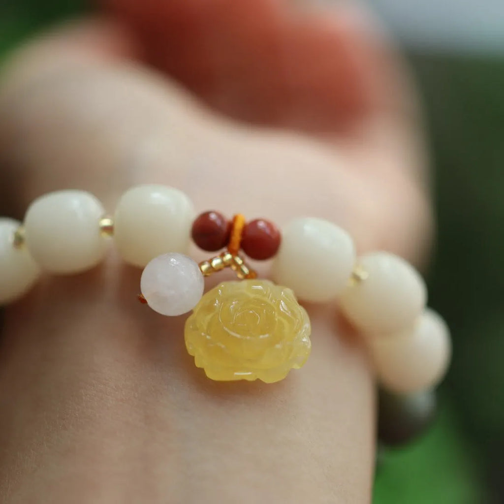 Women's gradient white jade Bodhi root bracelet with beeswax Lotus pendant, 10mm bead size