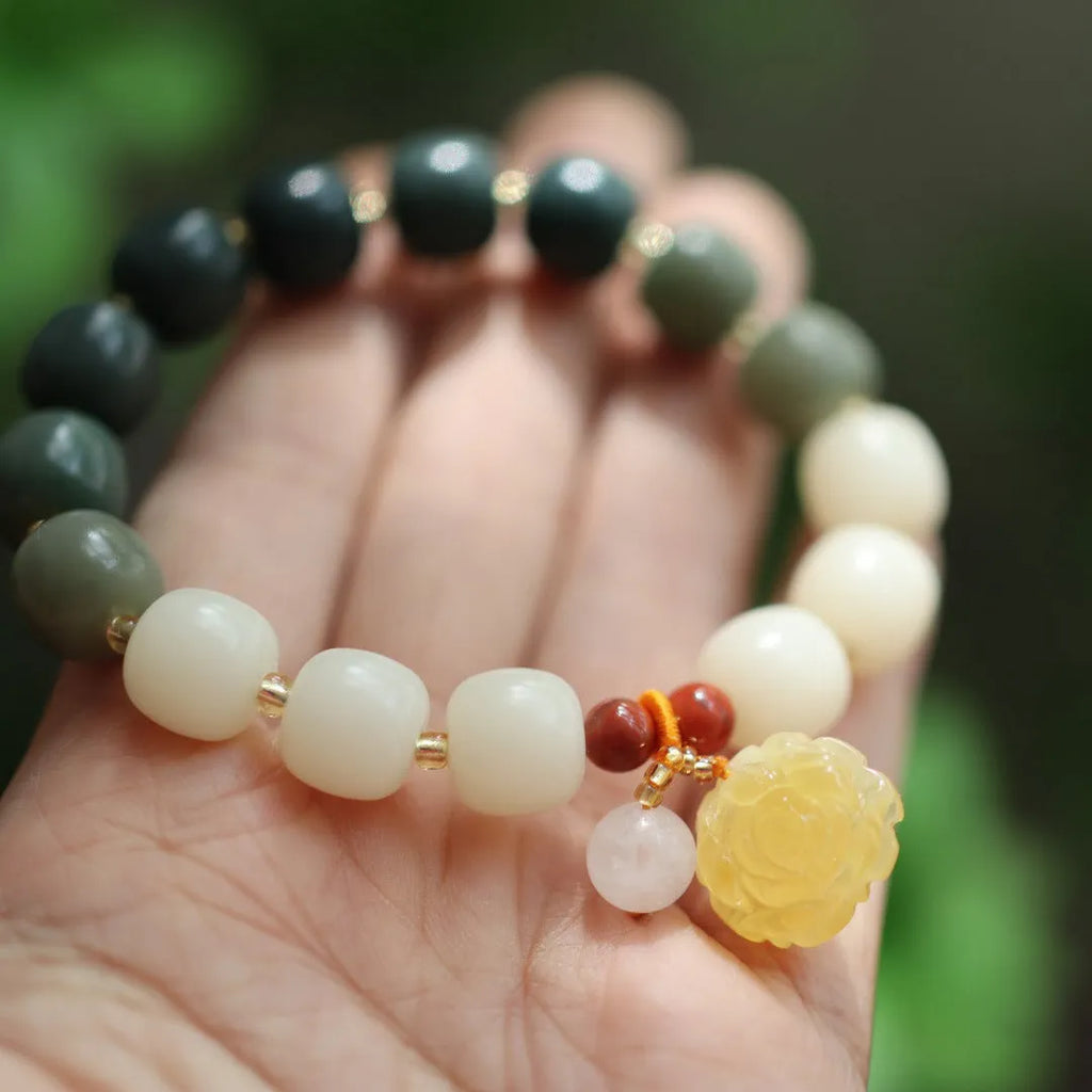 Women's gradient white jade Bodhi root bracelet with beeswax Lotus pendant, 10mm bead size