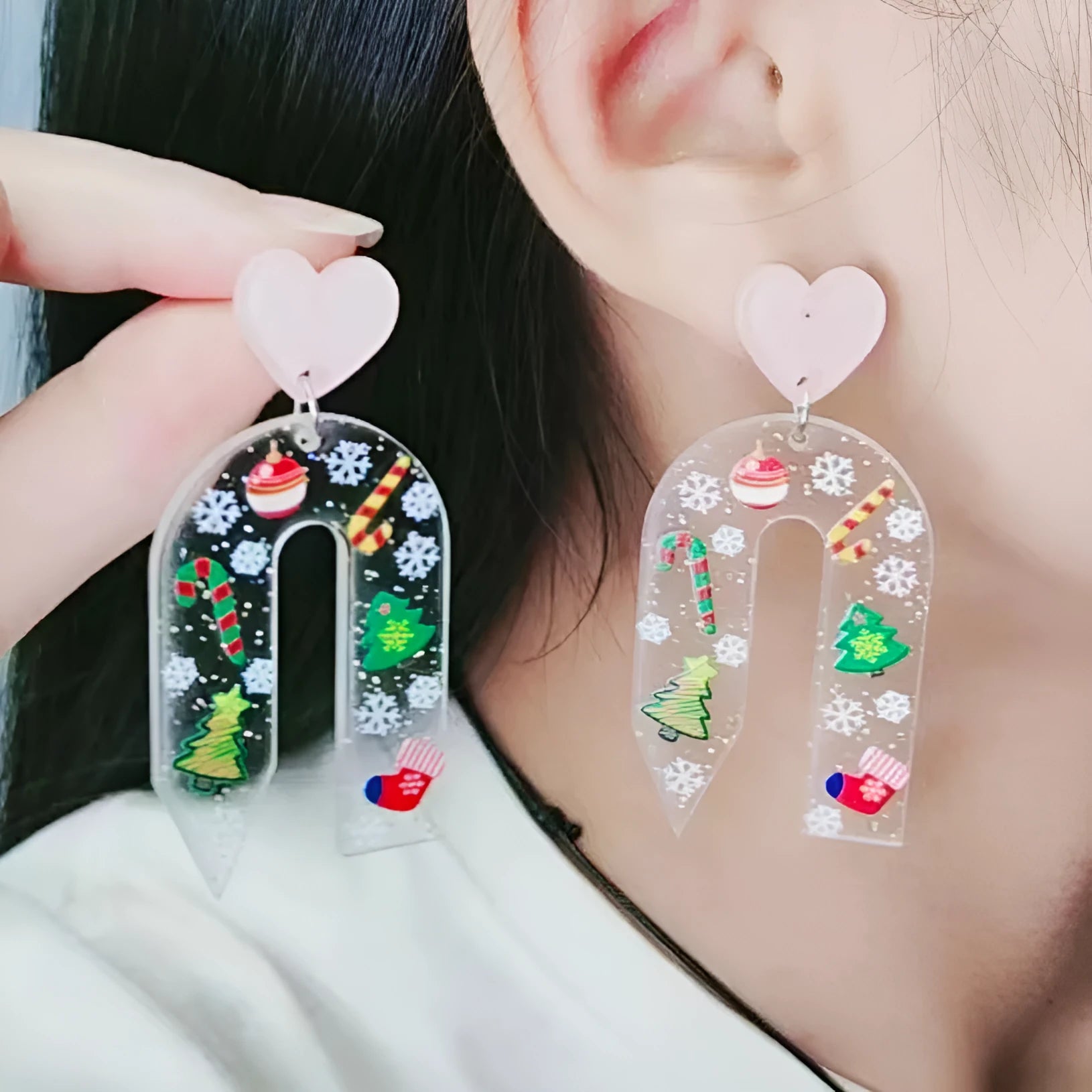 Christmas ear studs in acrylic with geometric shape and printed snowflake design, 6.5x3.1cm