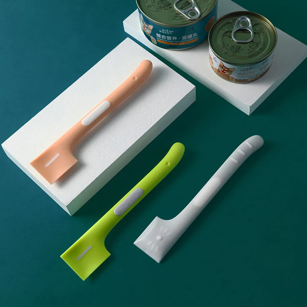 Long-handled TPR pet feeding spoon for canned wet food with right-angle scraping edge