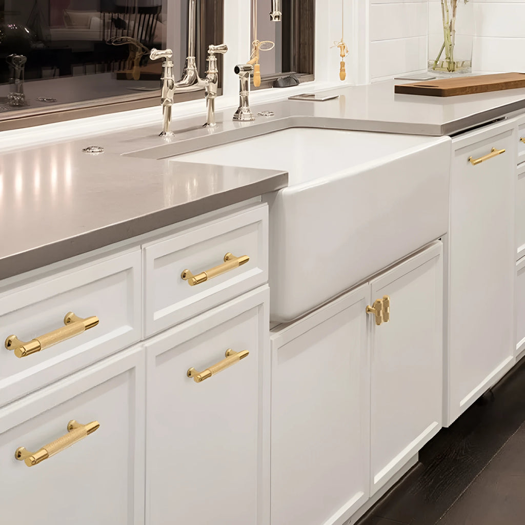 Brushed brass aluminium furniture handle with European design for cabinets and drawers