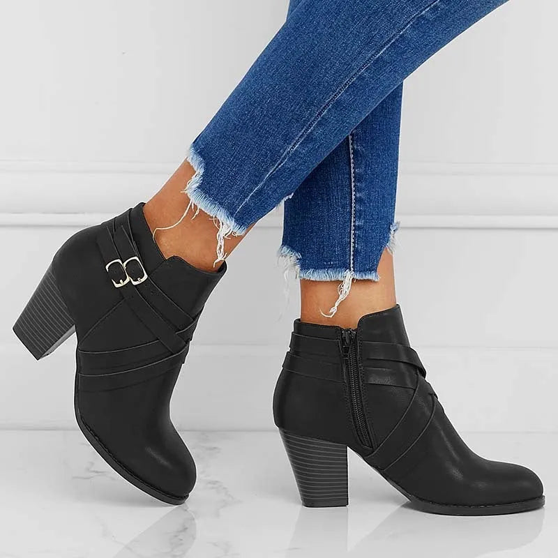 Women's plus size black ankle boots with a side zipper and a 7cm stout heel.