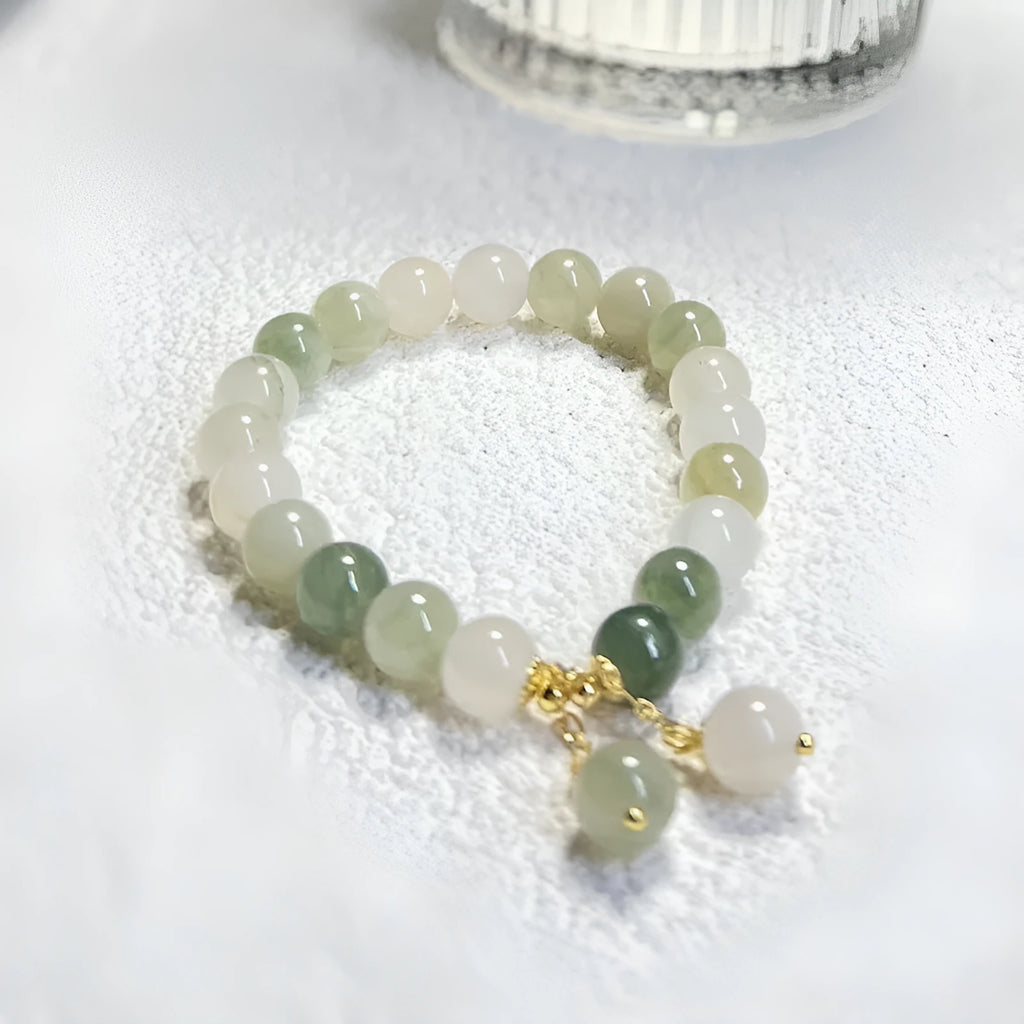 Tian Shan Cui Yu women's bracelet in S175 colour with special interest design and electroplated alloy construction