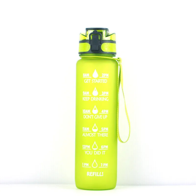 Clear 1000ml Tritan sports water bottle with fruit infuser inside