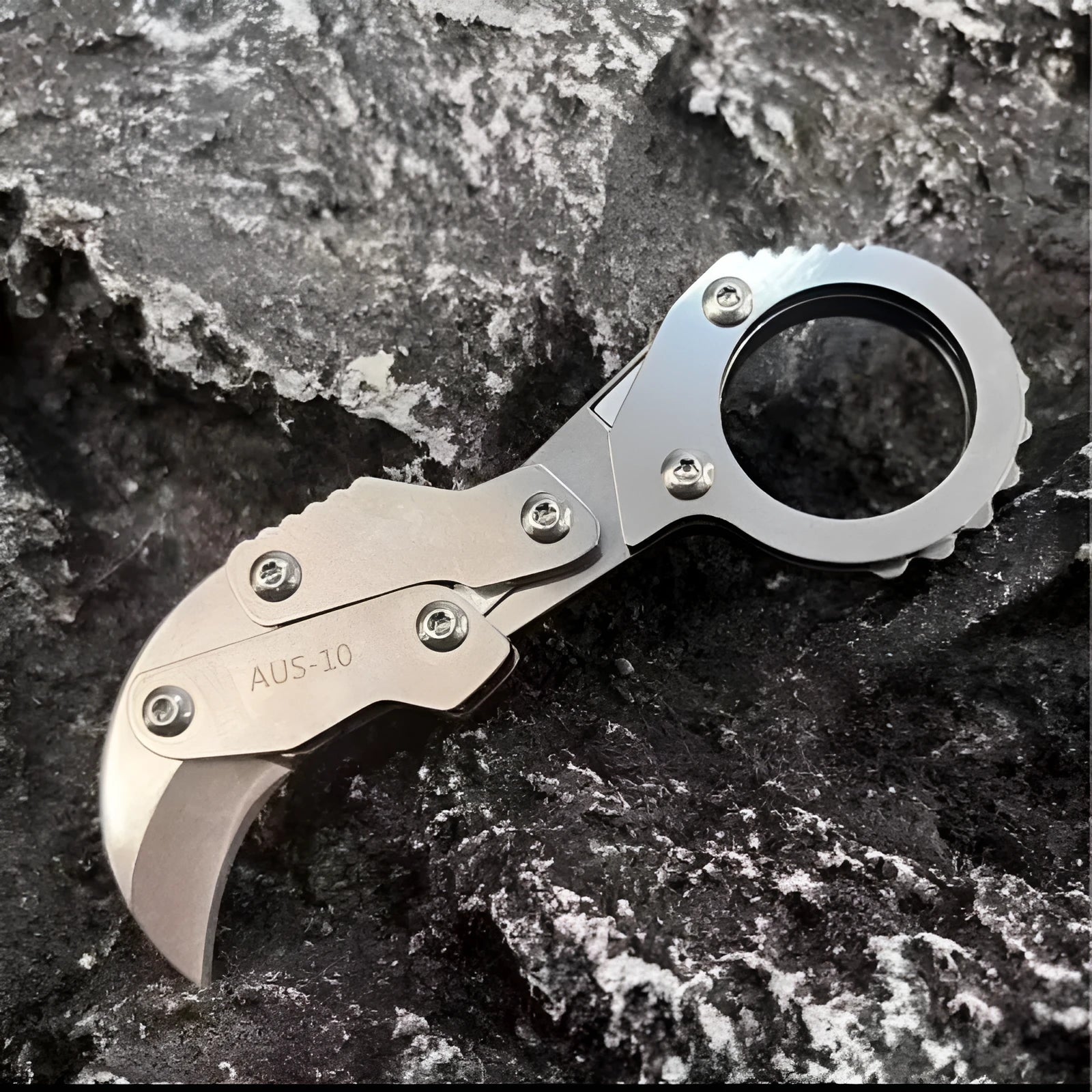 Compact 12mm folding knife with stainless steel 420J2 blade and folding mechanism