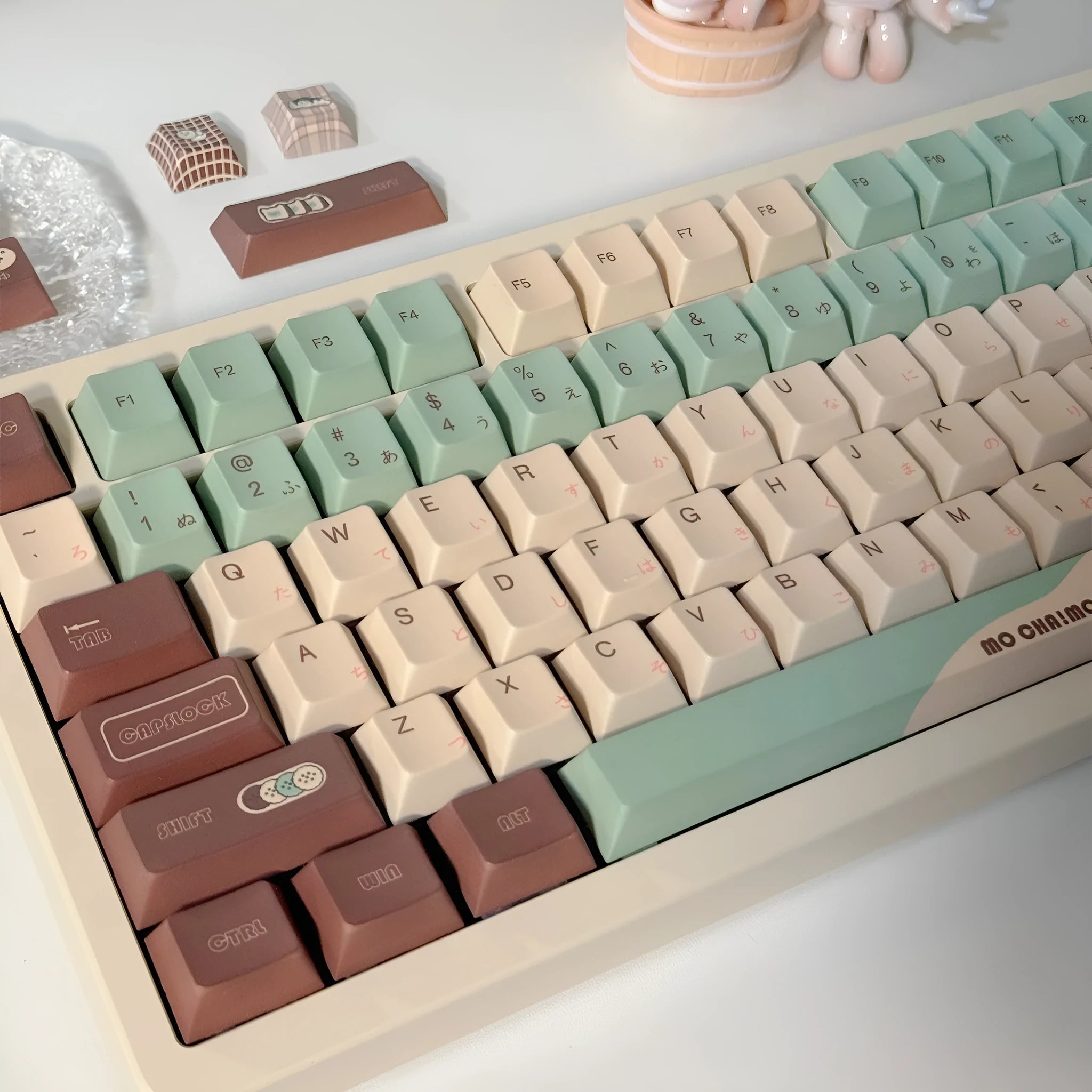 Craft Key CAP Matcha Theme mechanical keyboard keycap set with keycap puller on a white background.