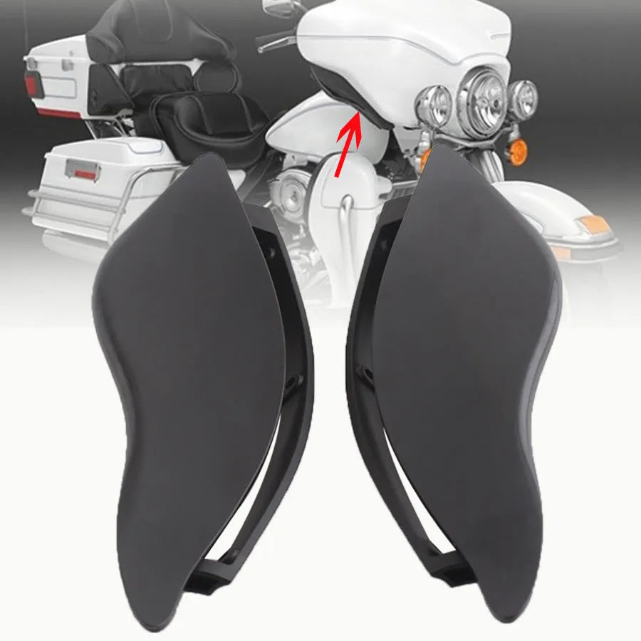 Harley Davidson trike windshield side wing kit in ABS plastic, black and smoked colour options