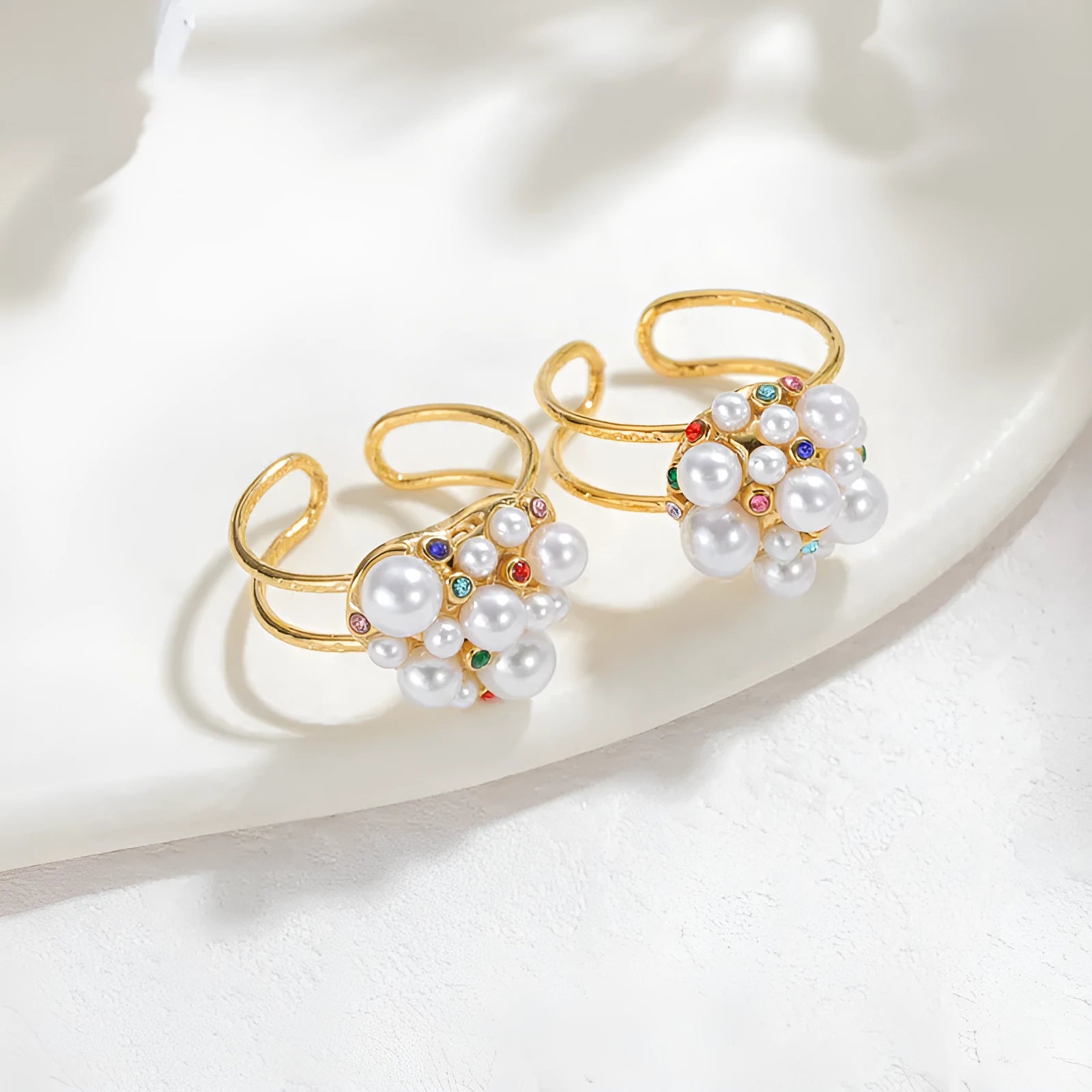 Women's stainless steel ring with zircon and pearl decorative elements in open-mouth design