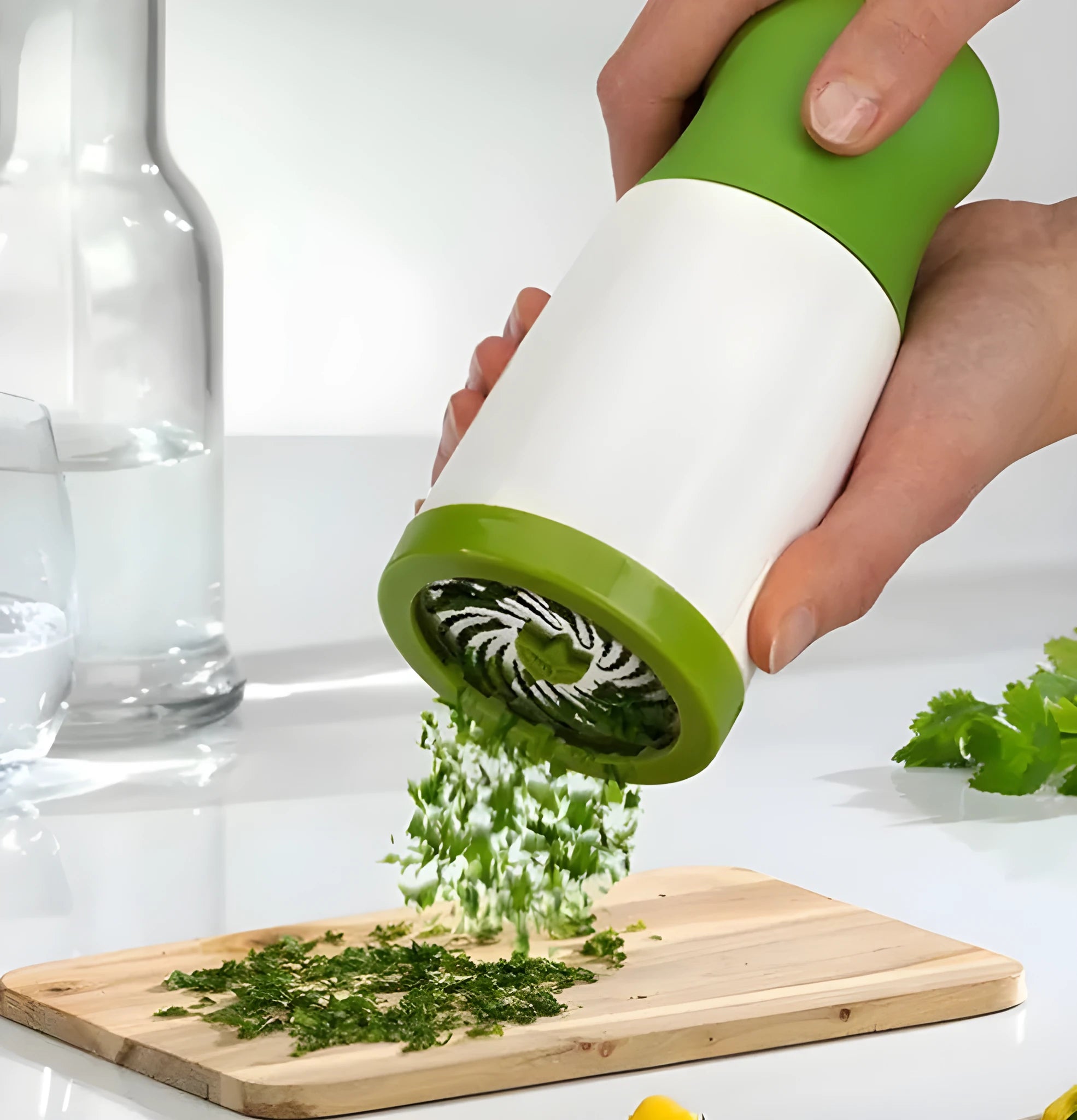 PP plastic and stainless steel herb grinder with removable top measuring 16.5 cm