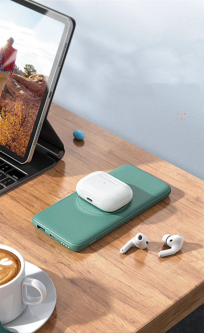 Maiduo MagSafe magnetic wireless power bank in mint green, showing clip and dimensions.