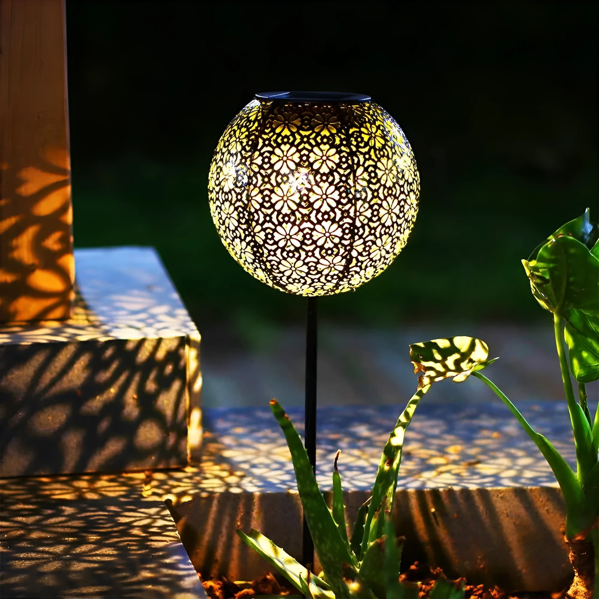 Solar wrought iron ground ball lamp LED with 15x15x46mm dimensions, black finish