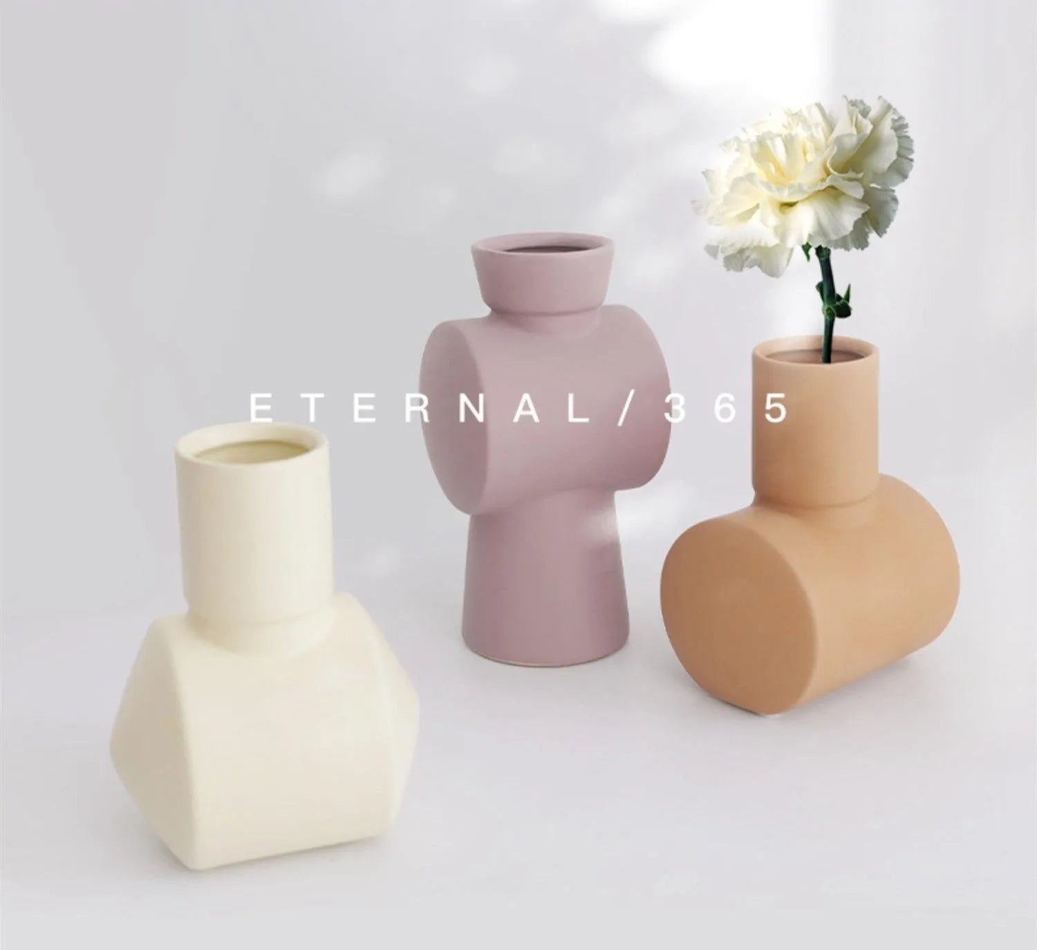 Nordic style hammer ceramic vase in white pottery with colour glaze, 20cm tall.