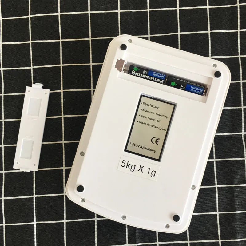 SF-400A electronic kitchen scale with digital display, 10kg capacity, and battery compartment for AA batteries