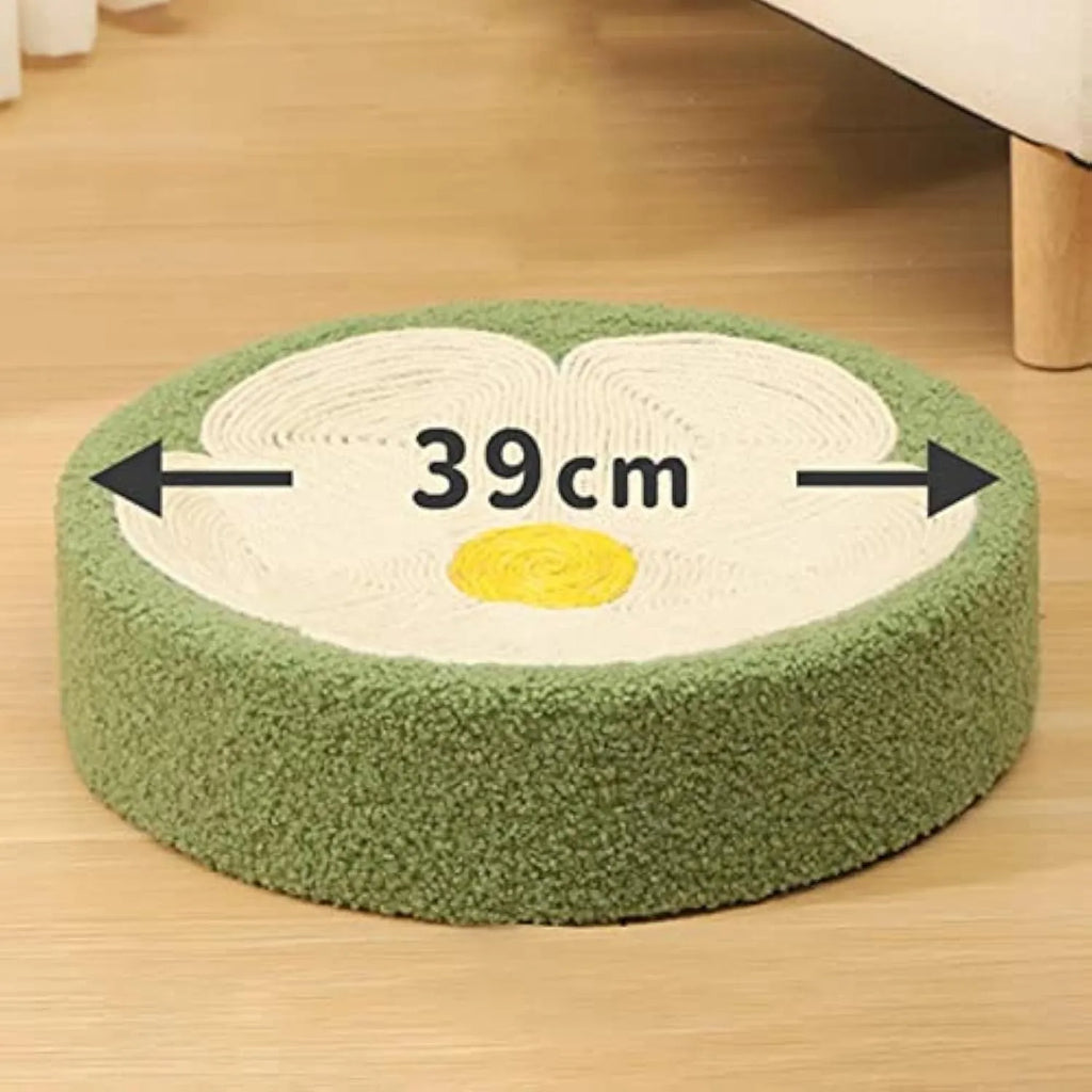 Green round sisal cat scratcher bowl bed with 39cm diameter.