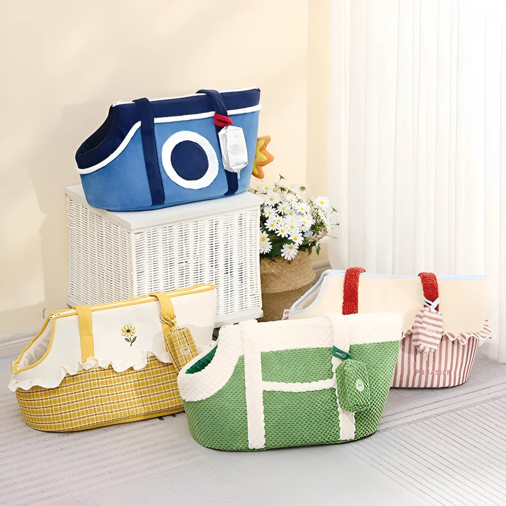 Short plush shoulder pet carrier bag in cartoon pattern colours for cats or small dogs