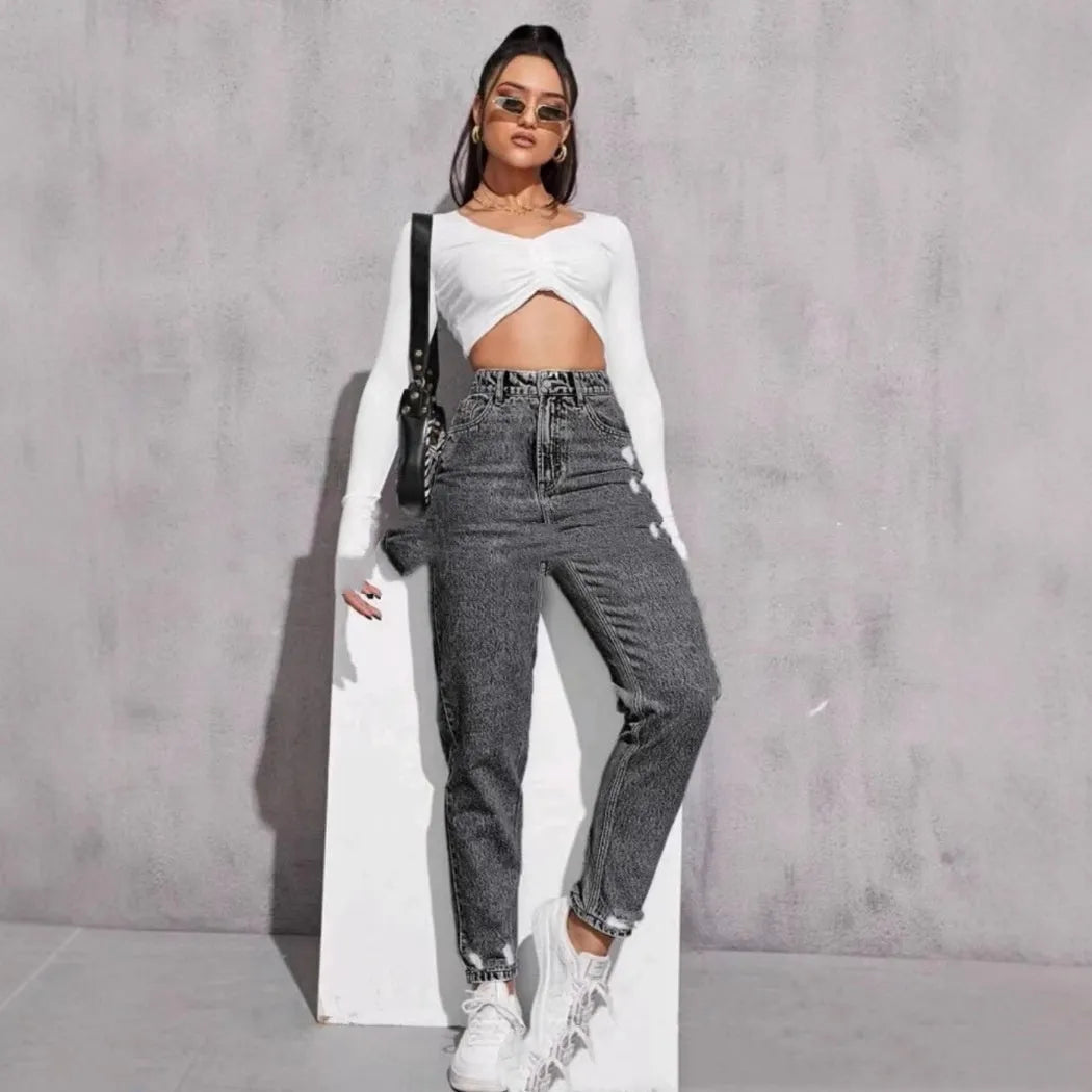 Women's ripped washed skinny jeans in light blue with nine-part calf length, high waist, cotton denim stretch fabric