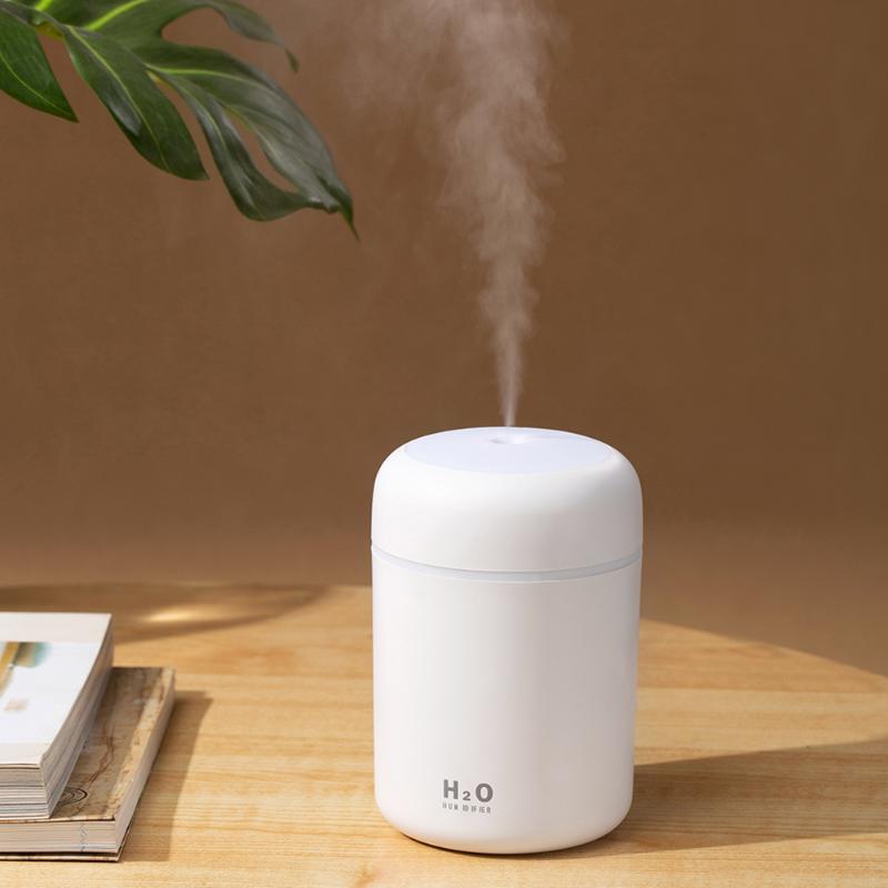 Portable Cup-Shaped Mini USB Humidifier - Cool Mist Air Purifier with Colourful LED Lights for Car, Home & Bedroom
