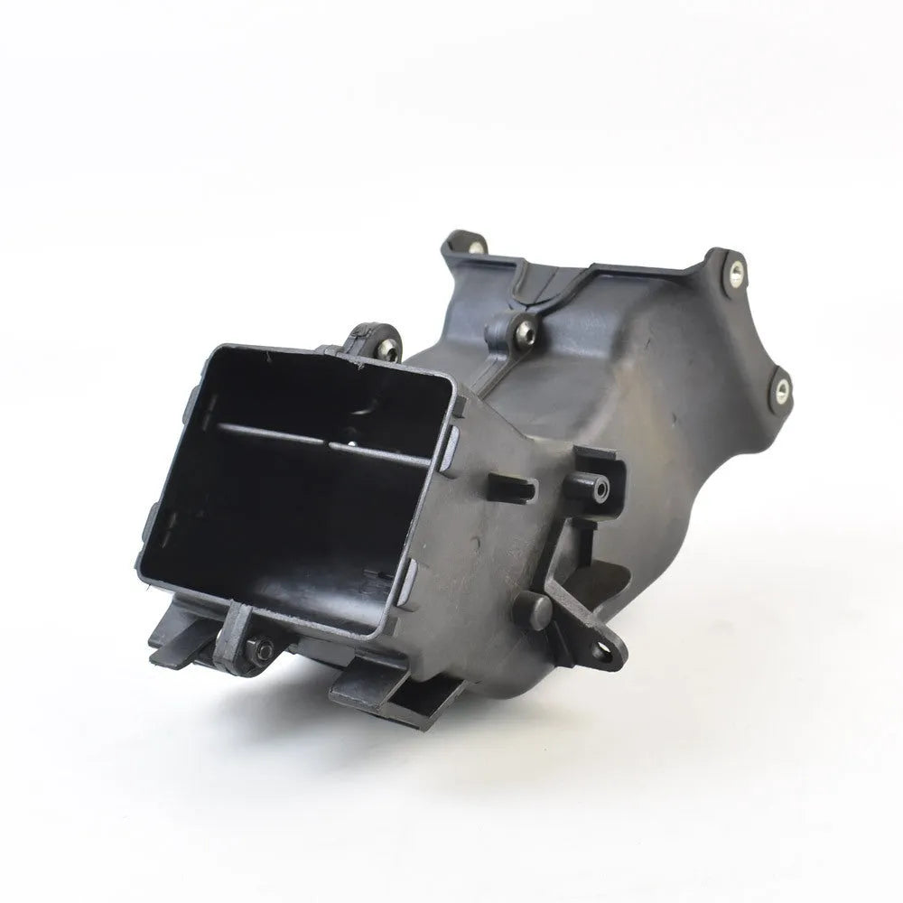 Black Yamaha motorcycle ventilation pipe measuring 280mm by 170mm by 160mm.