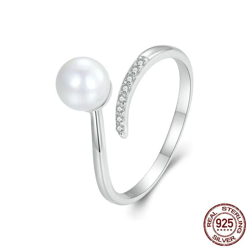 Adjustable open loop ring with shell pearl element in S925 sterling silver alloy