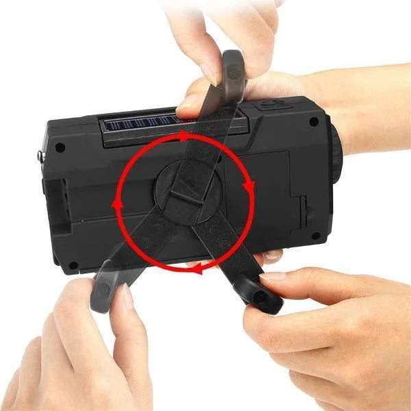 Pocket solar radio in green, waterproof and solar-powered for outdoor use