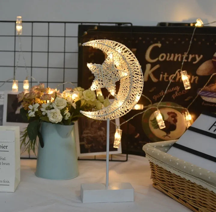 Rattan star lamp with battery-operated LED lights for room decoration in heart or star shapes