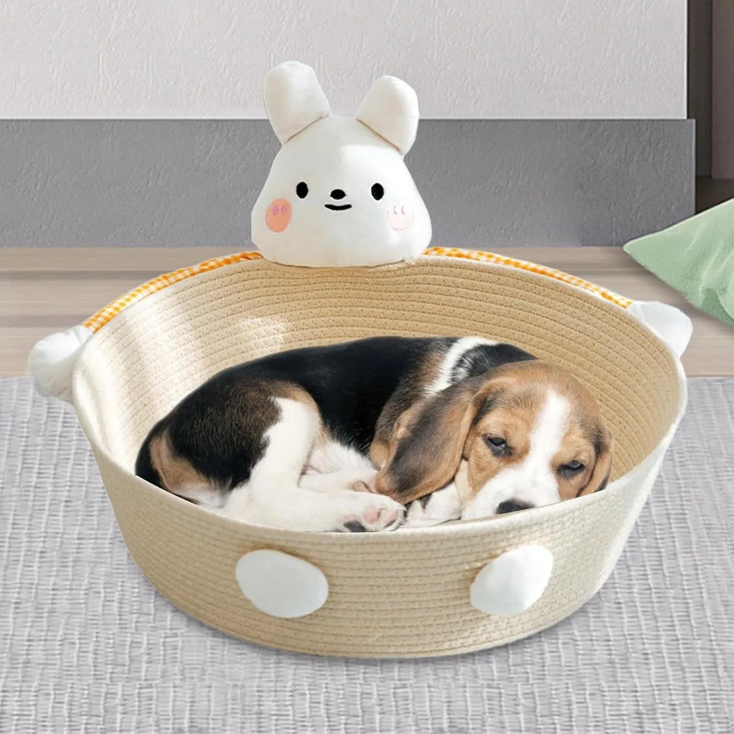 Woven cotton rope cat bed basket with integrated scratching board in bear design