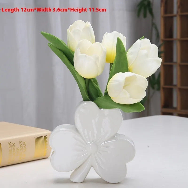 Clover design ceramic vase in European style for desktop decoration