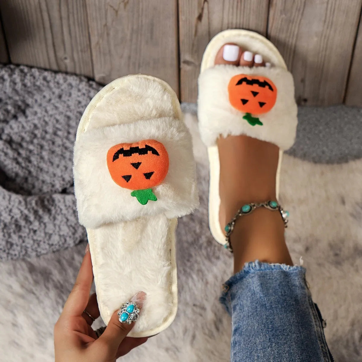 Halloween pumpkin plush slippers with synthetic fur and PVC anti-slip soles