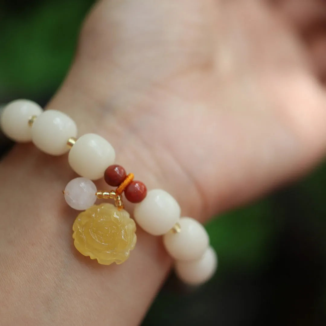 Women's gradient white jade Bodhi root bracelet with beeswax Lotus pendant, 10mm bead size