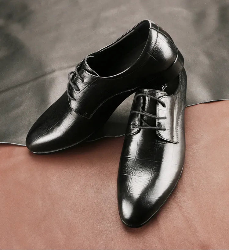 Men's black cow leather derby shoes with pointed toe and rubber soles for business wear