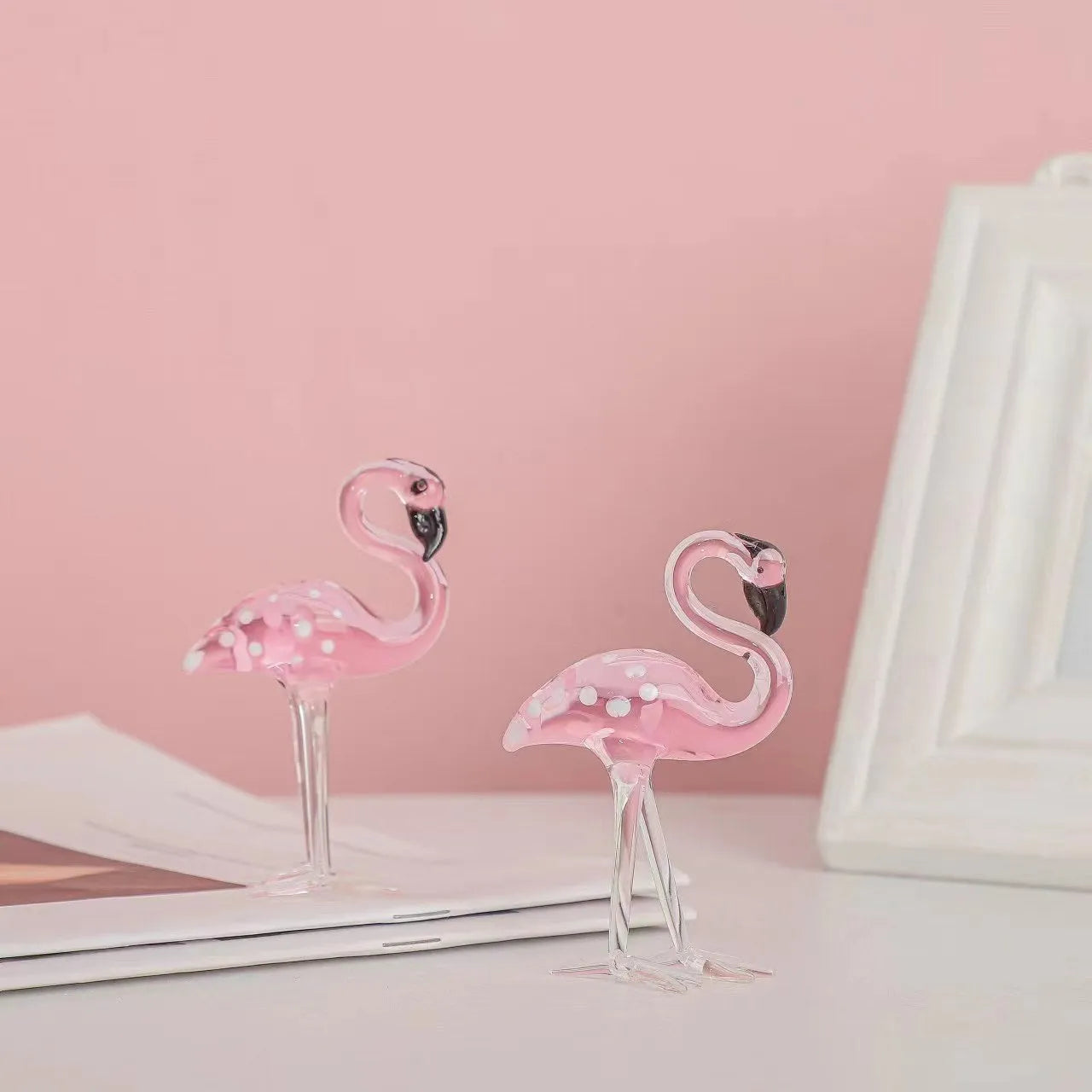 Pink flamingo crystal decorative sculpture on table in modern simple style