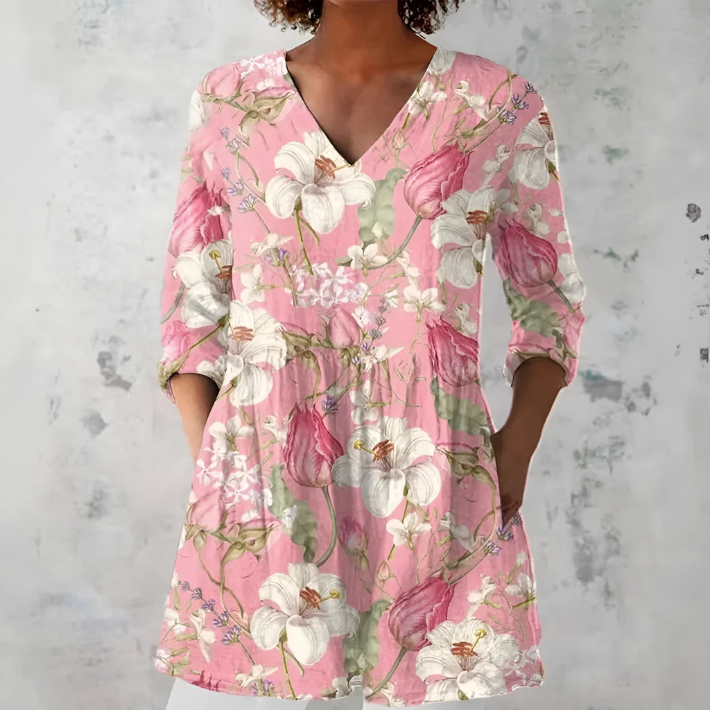 Women's slim fit long-sleeved top with a retro digital print design in a selected colour.
