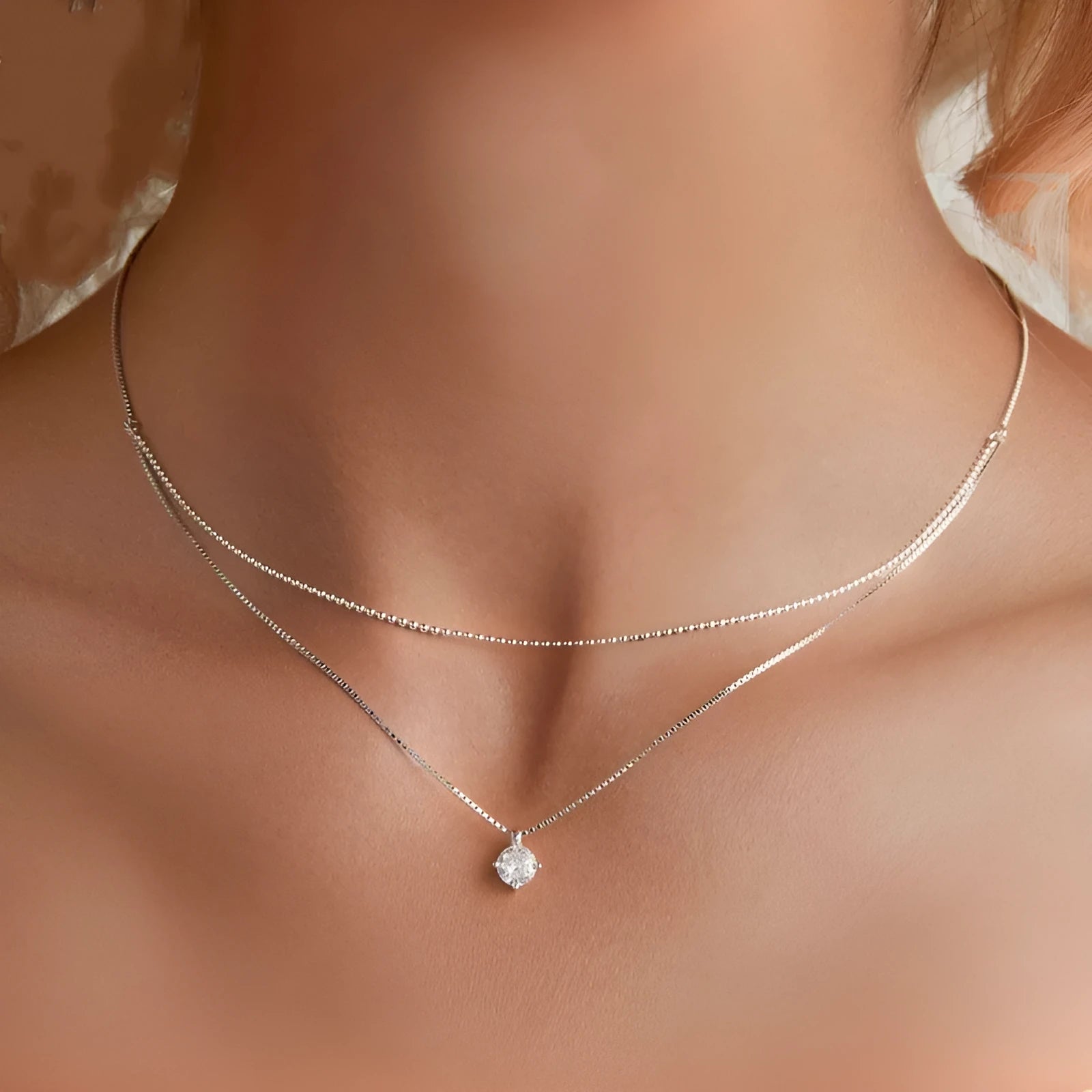 S925 sterling silver double layer necklace with pearl chain and silver alloy pendant.