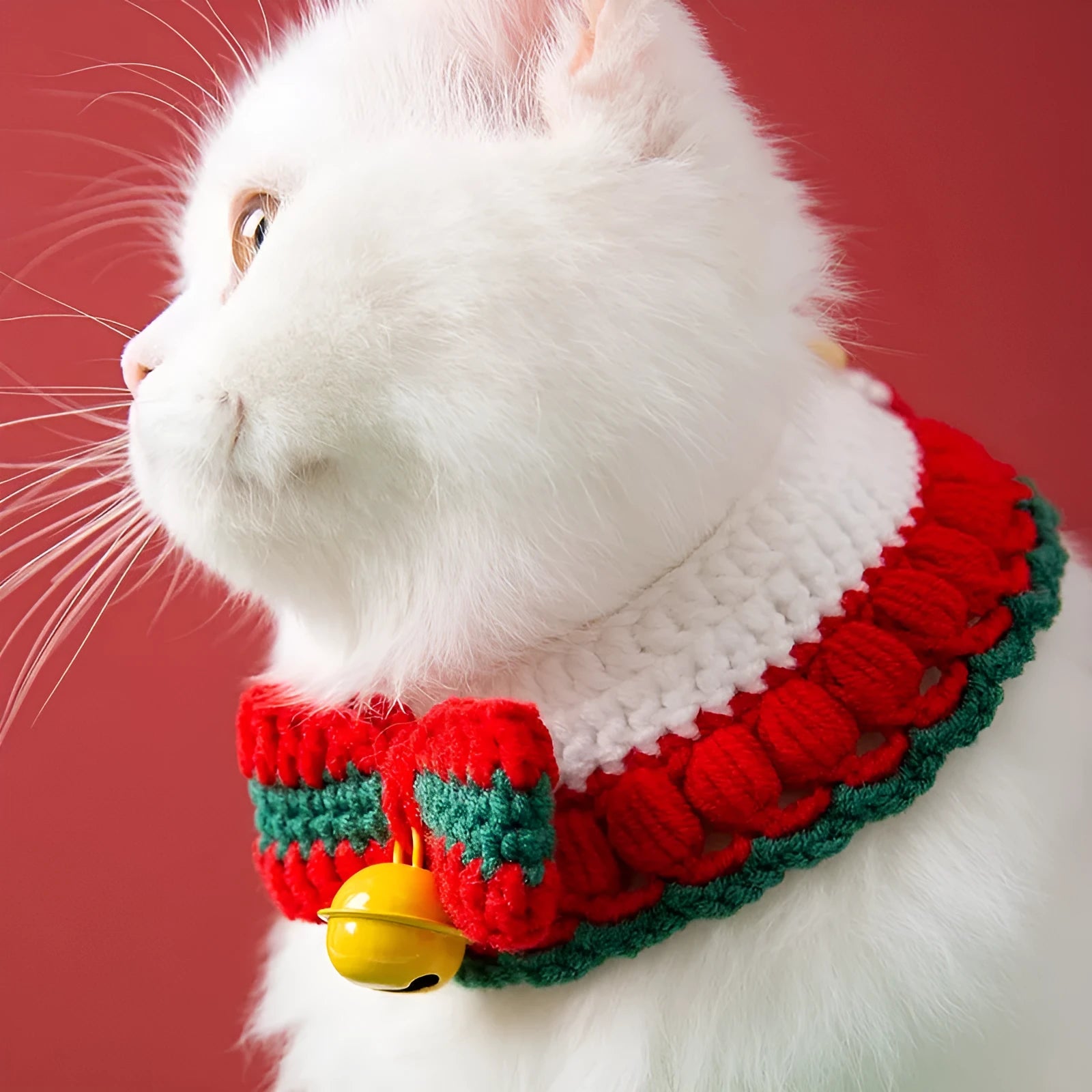 Hand-woven milk cotton Christmas pet collar with adjustable sizing for cats in festive bowknot design