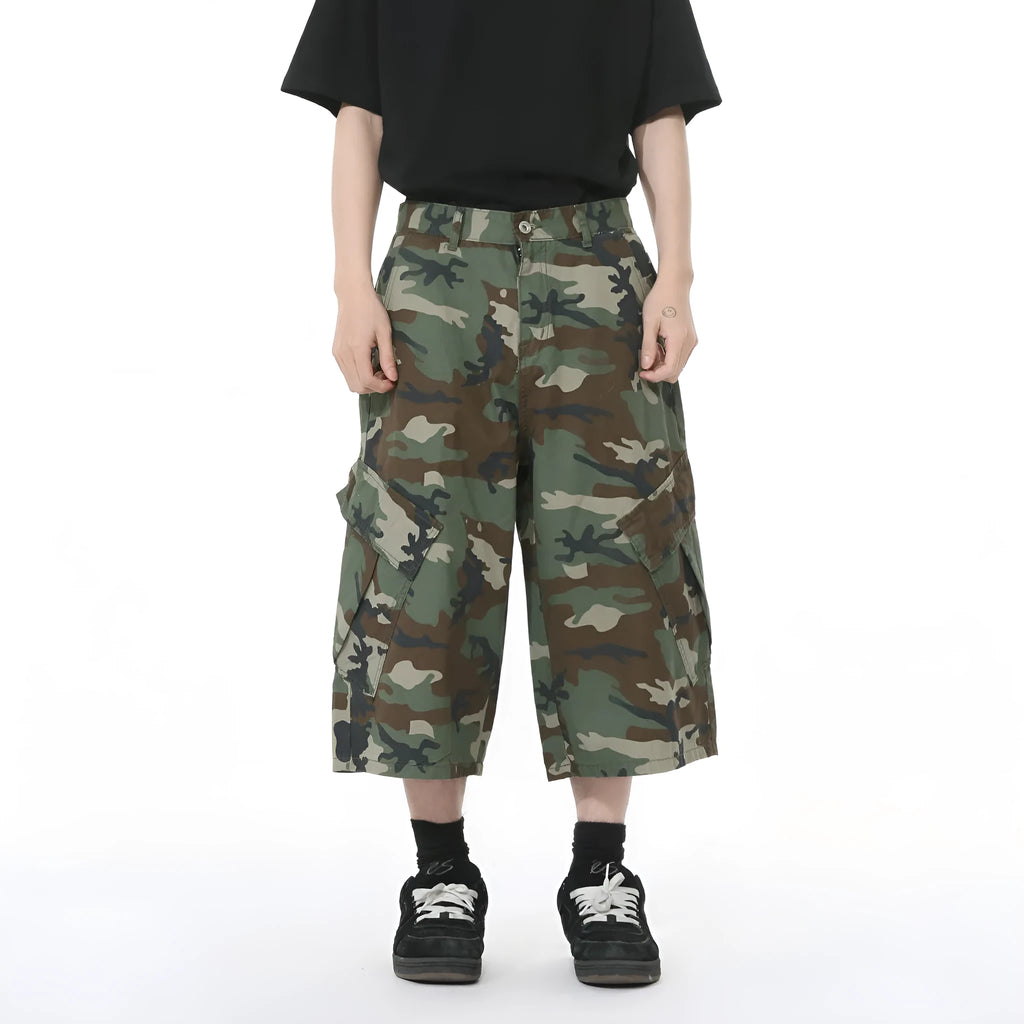 Men's loose fit camouflage cotton trousers with cropped wide leg and American side stitching
