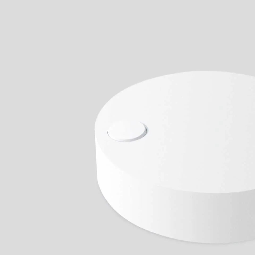 White selfie fill light with LED array and dimming switch for mobile phone photography