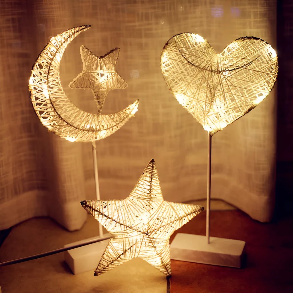 Rattan star lamp with battery-operated LED lights for room decoration in heart or star shapes