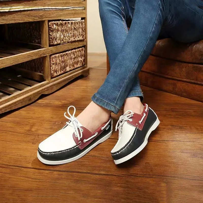 Men's British-style casual shoes in black with round toe and flat heel