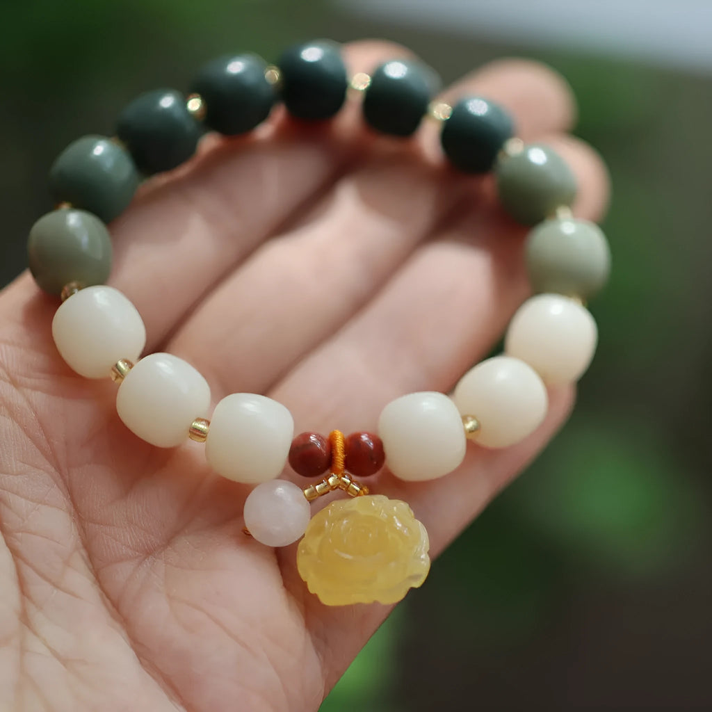 Women's gradient white jade Bodhi root bracelet with beeswax Lotus pendant, 10mm bead size