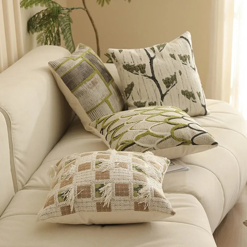 45x45 cm square pillow cover with textured jacquard fabric in a retro plant and flower pattern.