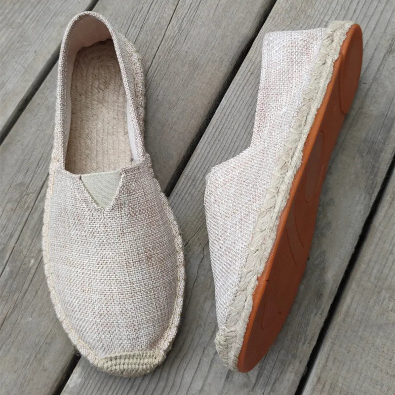Men's casual canvas shoes in round toe design available in multiple colours