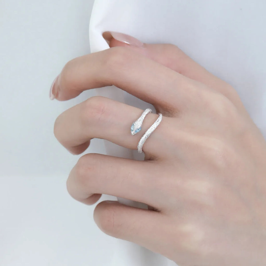 Women's adjustable silver ring with snake motif and platinum colour finish