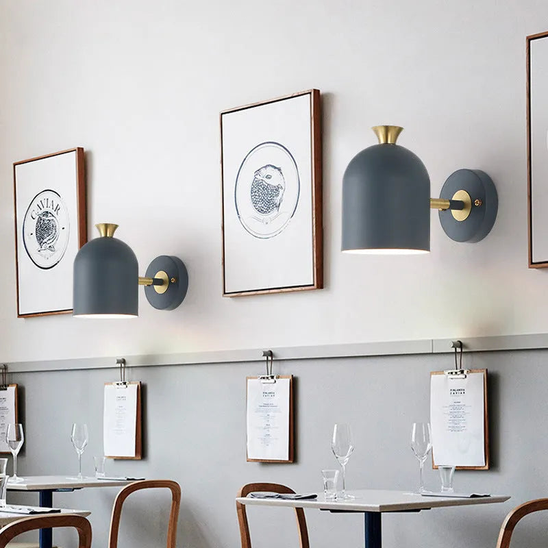 Single-head aluminium LED wall lamp with mirror front in choice of four colours