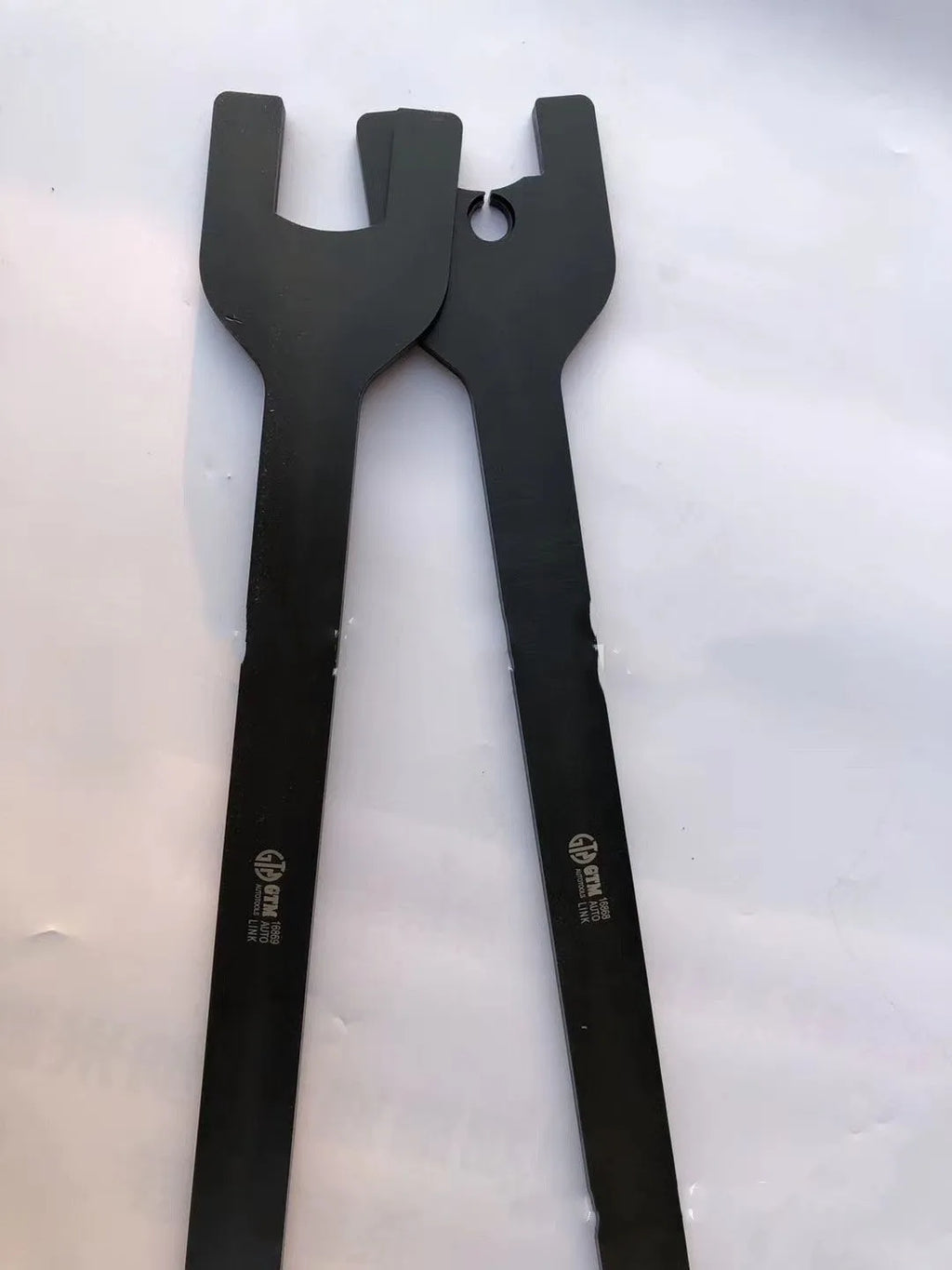 Land Rover fan wrench set showing 36mm and 40mm alloy steel spanners for auto repair