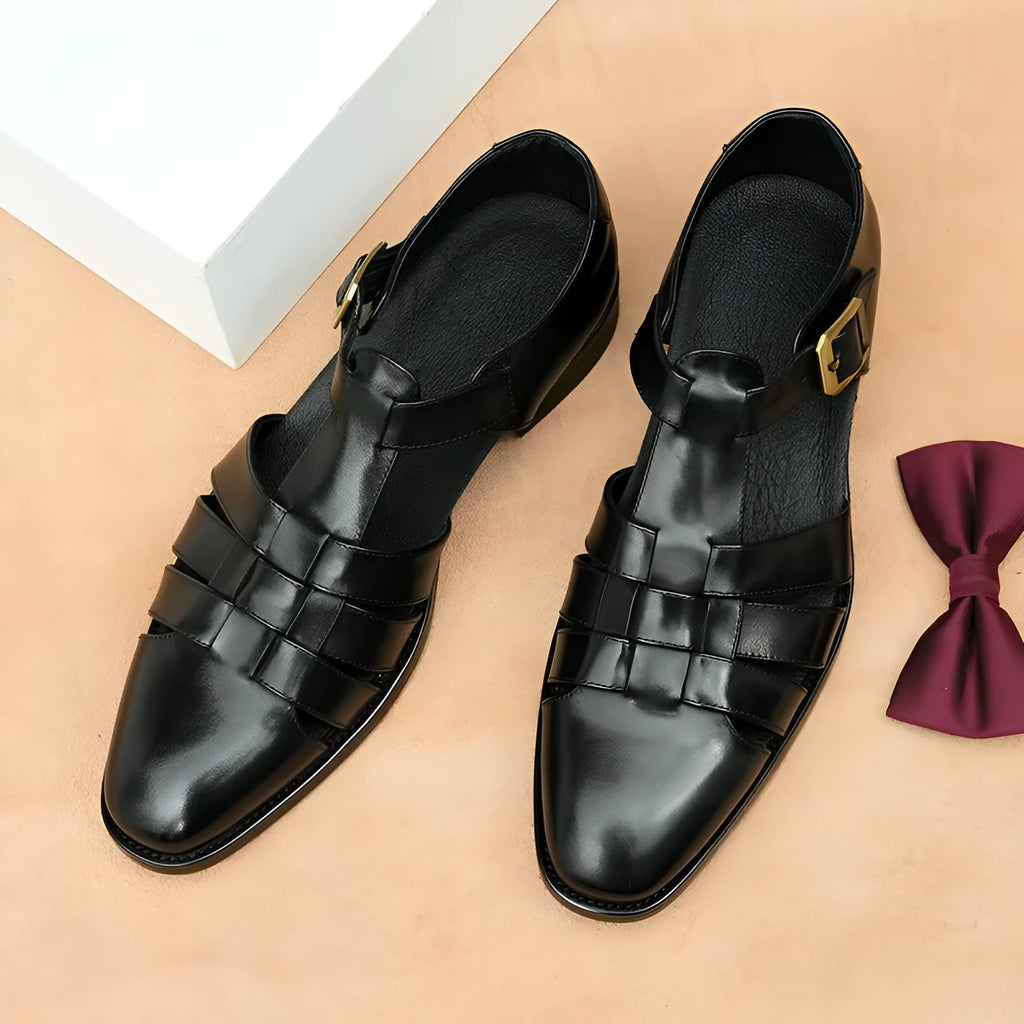 Men's genuine leather retro sandals in brown with a breathable pigskin lining and rubber sole.