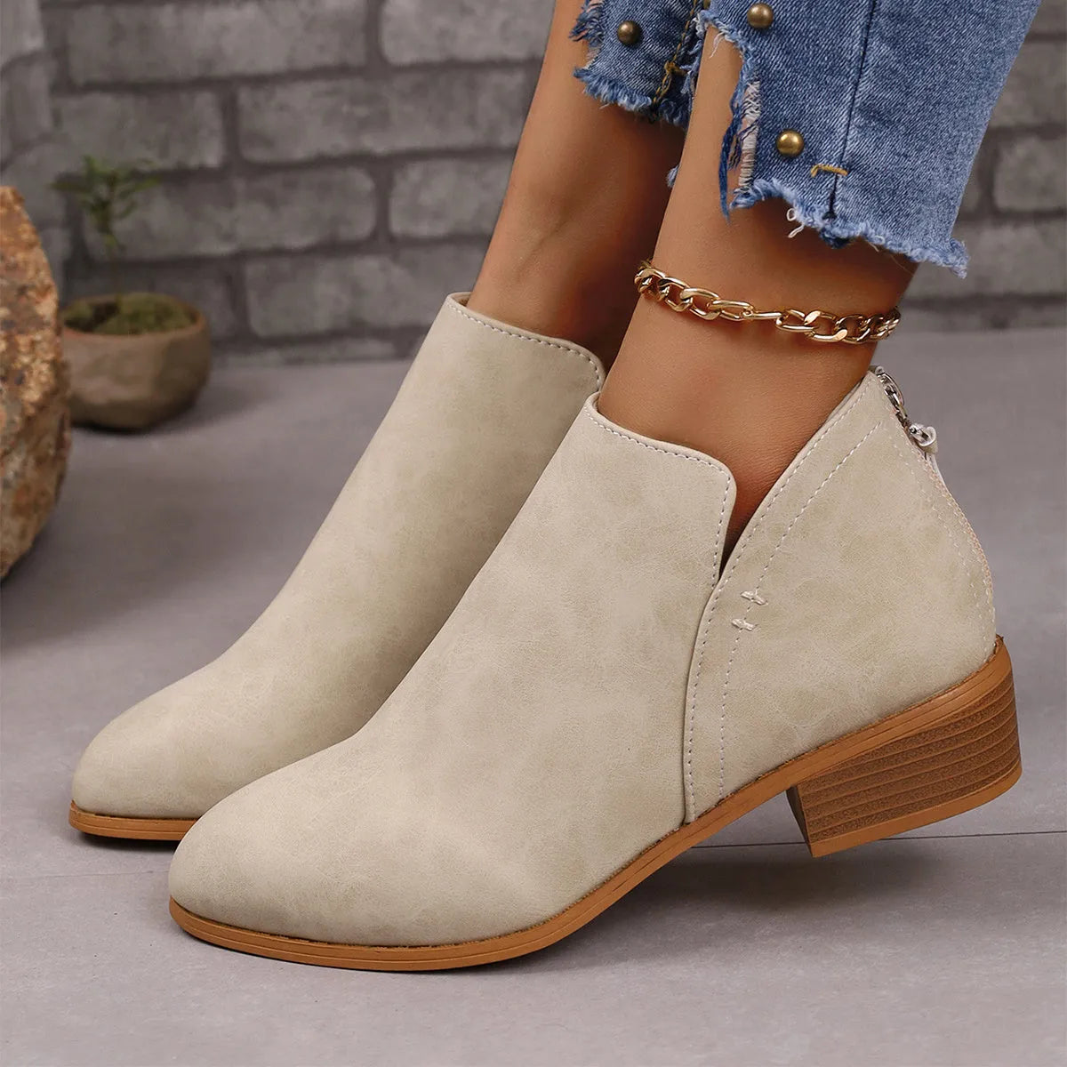 Chunky heel pointed toe ankle boots with V-cut design for women, in khaki colour, side view