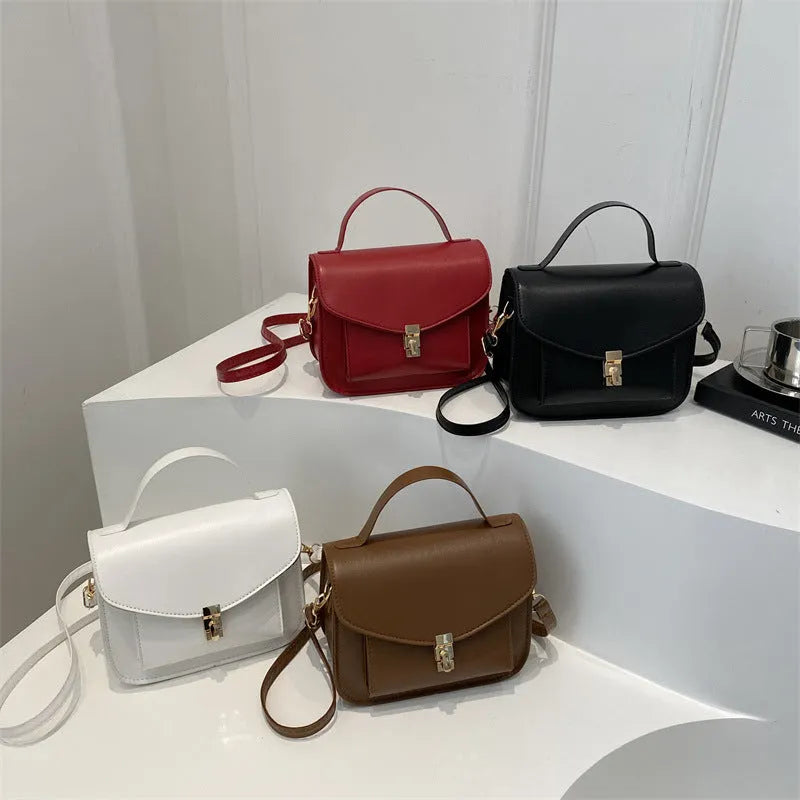 Retro style messenger bag in dark brown with sandwich pockets and crossbody strap