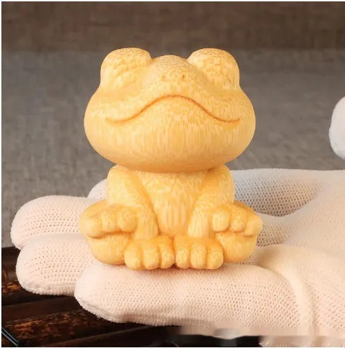 Smiling frog solid bamboo carving ornament with 5cm height and cartoon design
