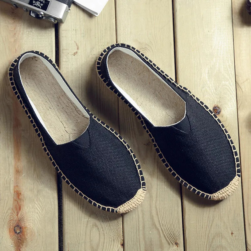 Men's casual canvas shoes in round toe design available in multiple colours