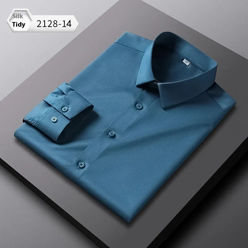 Men's solid colour long-sleeved shirt with a loose fit, made from an elastic silk non-ironing fabric.